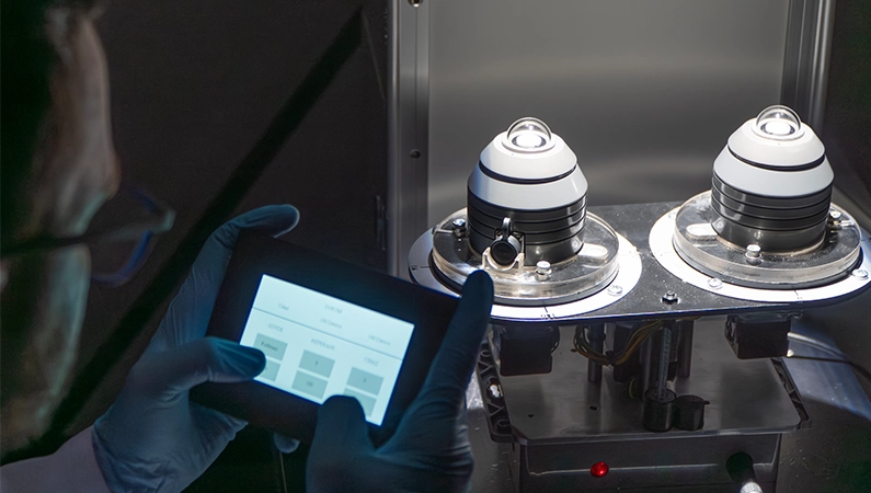 Pyranometer indoor calibration